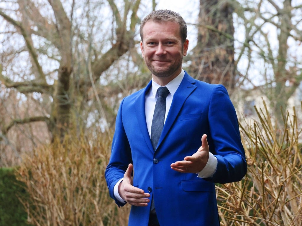 Christoph Bernstiel wird Führungskraft beim internationalen Konzern Rolls-Royce.