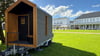 Die Tiny Houses bieten einen Blick auf den Kurpark von Norderney.