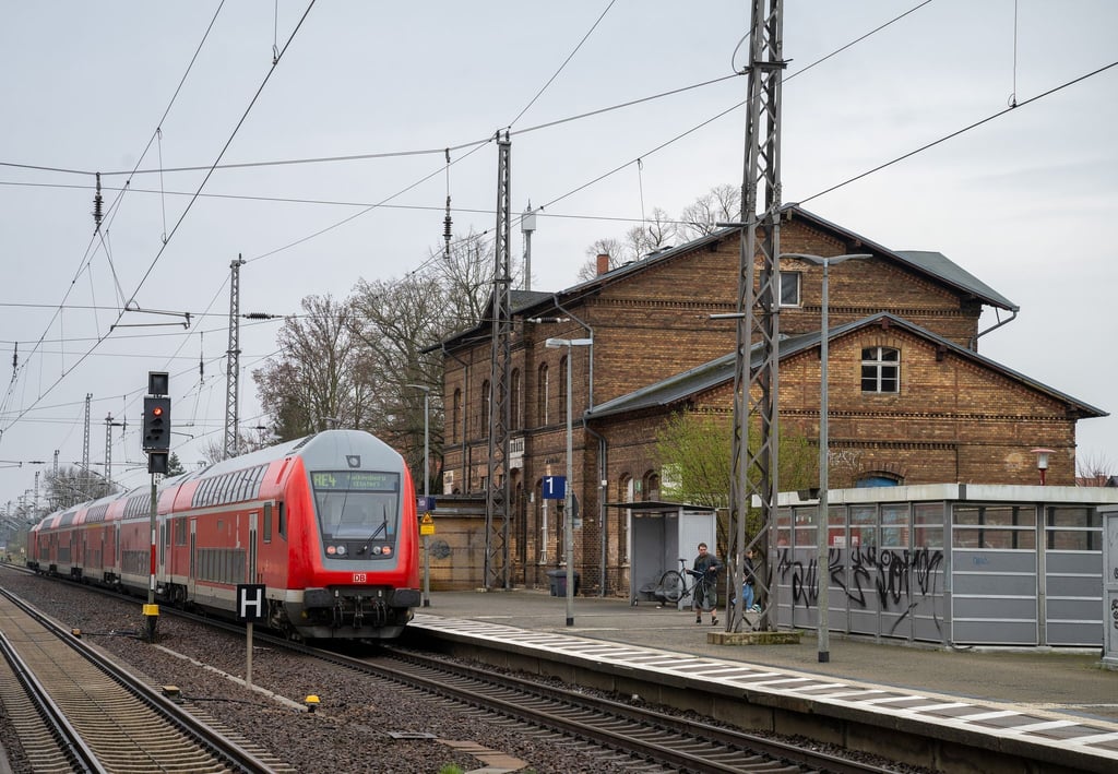Der RE4 fällt zwischen Falkenberg und Oehna nach einer Zugentgleisung aus. (Symbolbild)