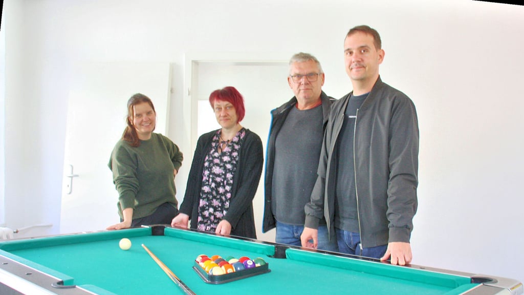 Freuen sich auf die Eröffnung des Jugendzentrums in Osterburg (von links): Marie Weitz (Kinder- und Jugendbeauftragte der Stadt), Christiane Spahn und Mario Lehmann (JFZ-Mitarbeiter) und Julian Reinecke (Teamleiter).