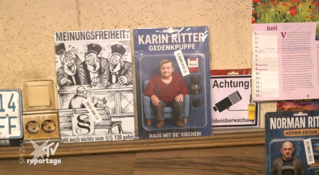Mit Künstlicher Intelligenz erstellten Peter Eschner und Jasmin Ritter Merchandise-Artikel von Oma Karin und Norman Ritter.