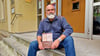 Der Merseburger Autor Nils Wiesner hat sein Buch „Das Raunen der Runen“ neu aufgelegt und stellt es mit einer Lesung vor.  
