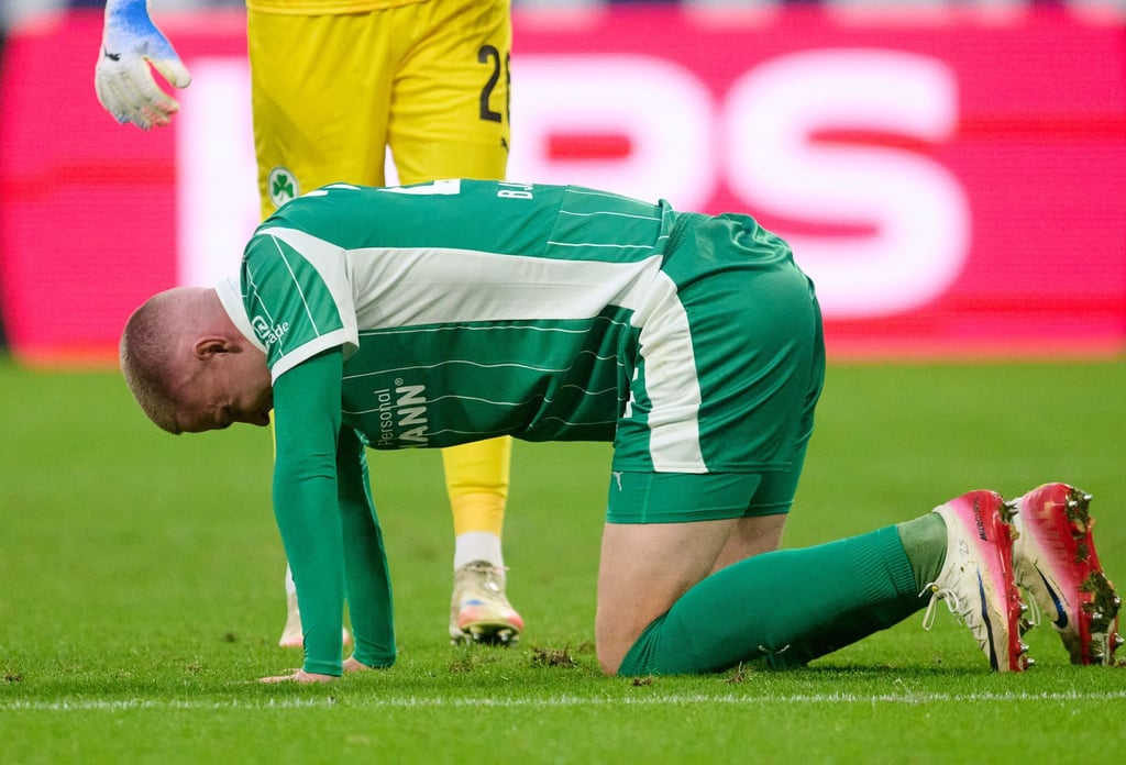 Brynjar Bjarnason droht als einer von mehreren Fürth-Profis gegen Hannover auszufallen. (Archivfoto)