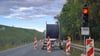Wegen der Verlegung von Mittelspannungskabeln ist die B81 im Kreuzungsbereich zur Landesstraße 96 halbseitig gesperrt.