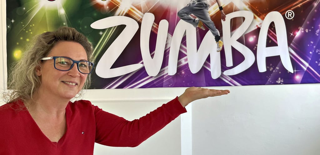 Elli Bösel aus Tangermünde ist stolz auf das, was sie in den vergangenen Jahren erreicht und aufgebaut hat. Doch am meisten überwiegt die Freude, andere von Zumba zu begeistern.