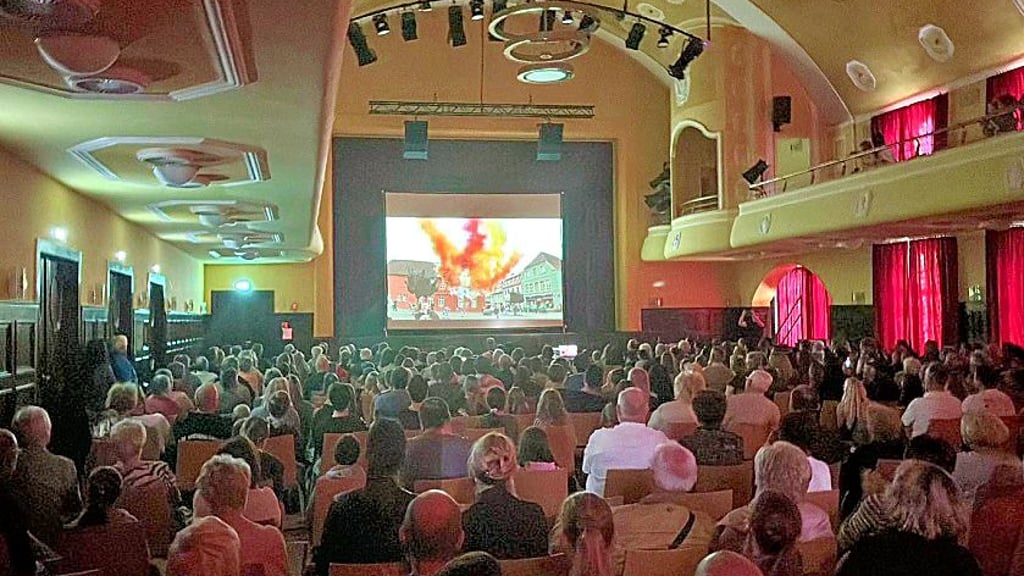 Volles Haus zur Premiere des Lidub-Videos.