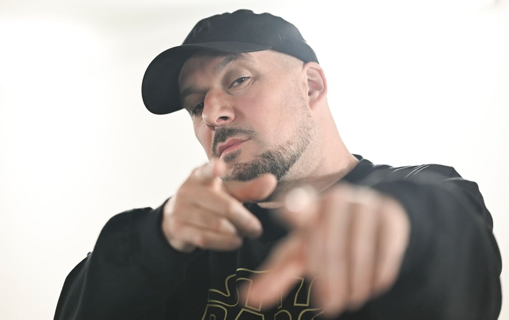 Mit „Lan Juks“ begibt sich Kool Savas auf Spurensuche in seine eigene Vergangenheit und liefert dabei ein Album, das Hip-Hop-Fans von früher und heute verbindet.