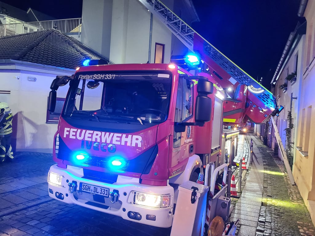 Die Sangerhäuser Feuerwehr ist mehr als 200 Mal pro Jahr im Einsatz, wie hier bei einem Brand in der Innenstadt. Der Personaldienstleister Tempton will die Einsatzkräfte mit einer besonderen Aktion unterstützen.