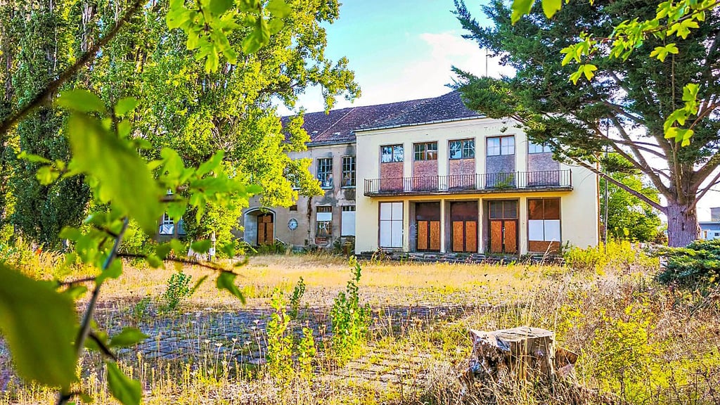 Das Krumpaer Kulturhaus wurde zur Versteigerung angeboten.