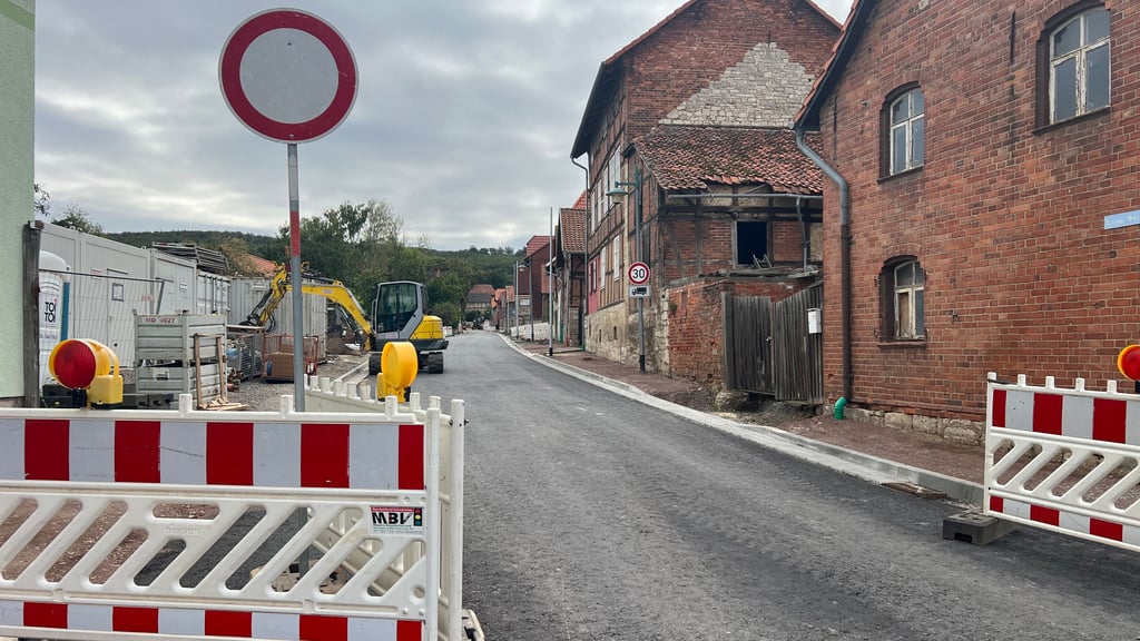 Die Ortsdurchfahrt der L 84 in Huy-Neinstedt ist nmoch immer eine Baustelle.