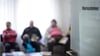 Warten gehört für viele Kassenpatienten bei Praxen dazu. (Archivbild)