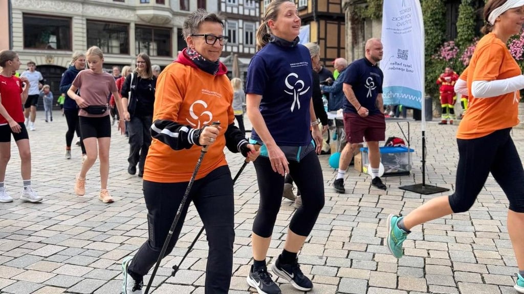 Ob laufend, walkend oder spazierend – jede Runde setzte ein Zeichen gegen Krebs.