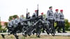 Die Bundeswehr soll attraktiver werden für junge Leute, denn der Bedarf ist aus Sicht der Regierung groß. (Archivbild)