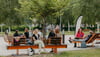 Uni und Hochschule Magdeburg ziehen jährlich Tausende neue Studenten nach Magdeburg. Für sie werden schrittweise weitere Verbesserungen großer und kleiner Art umgesetzt. Hier neue Außenmöbel des Unistandortes in derZschokkestraße in Magdeburg
