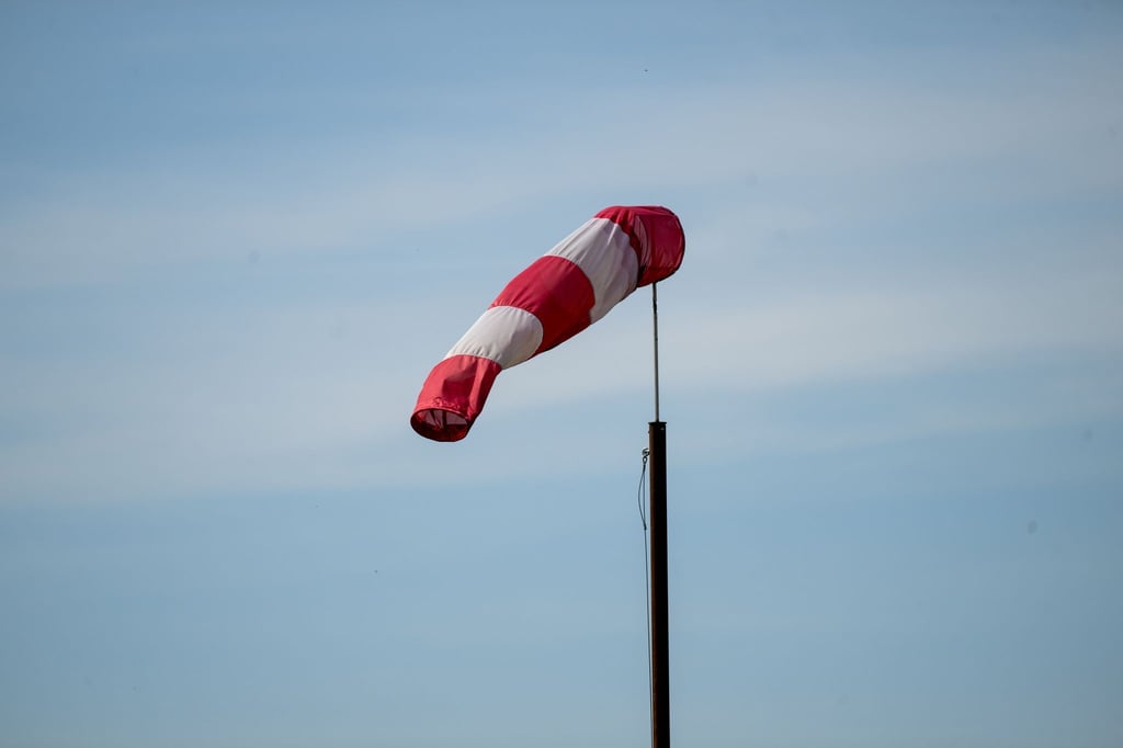 An der Nordseeküste sorgen orkanartige Böen für leichte Überschwemmungen am Wochenende. (Symbolbild)