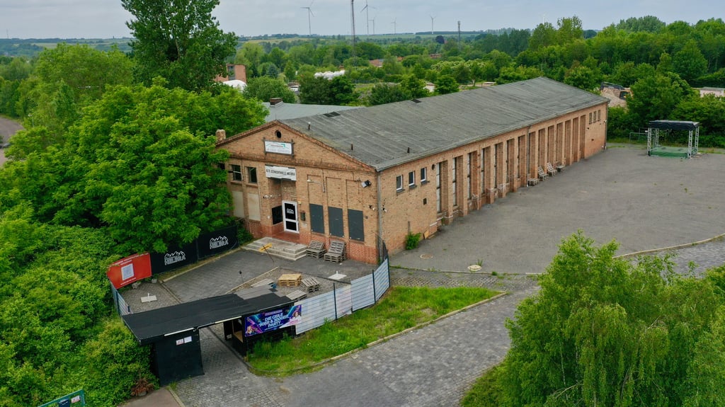 Die Alte Schachthalle in Helbra.