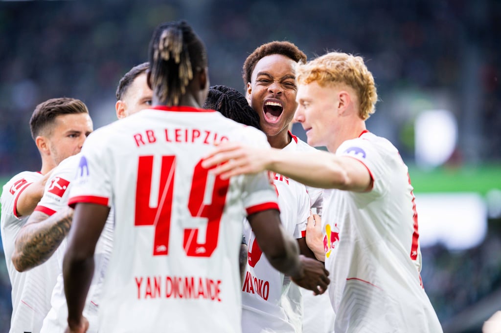 Kann auch gut jubeln: Assan Ouédraogo (Zweiter von rechts).