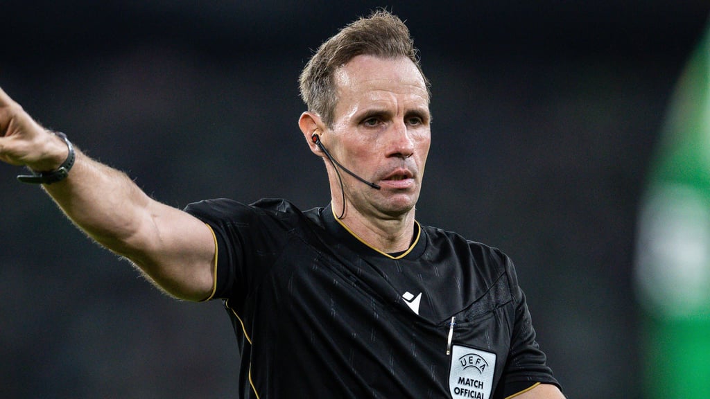 Sascha Stegemann im Europa-League-Spiel zwischen Real Betis und Nottingham Forest.