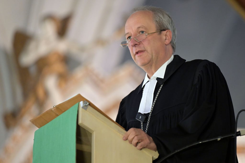 Der Landesbischof der Evangelischen Kirche Berlin-Brandenburg-schlesische Oberlausitz, Christian Stäblein, ruft am Erntedankfest zum Geben auf. (Archivbild)