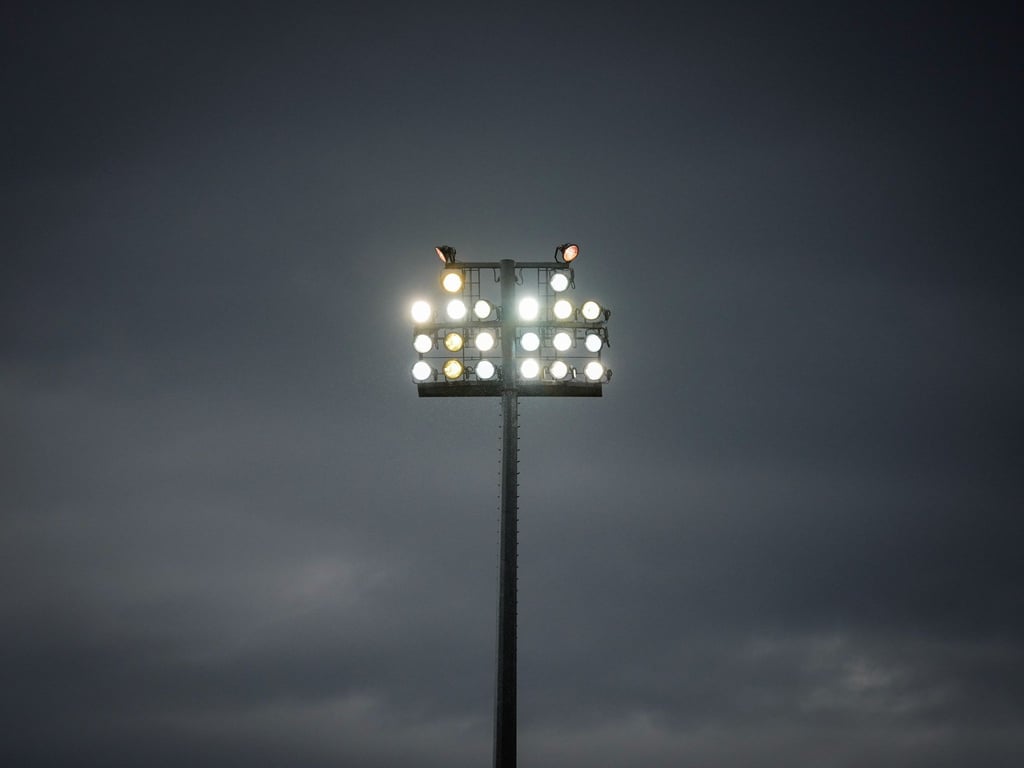 Beim Spiel zwischen Köln und Leverkusen in der Frauen-Bundesliga war das Flutlicht ausgefallen. (Archivbild)