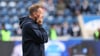 FCM-Trainer Markus Fiedler steht mit dem Rücken zur Wand.