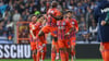 Schalke 04 rettete einen knappen 2:1-Sieg in Bielefeld.