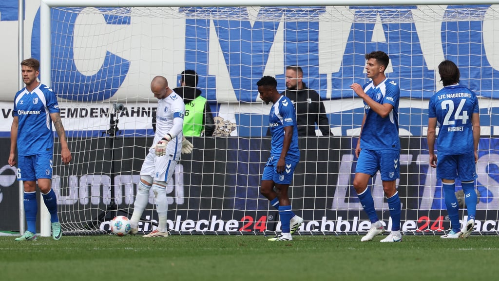 Ein Bild, das Bände spricht: Der 1. FC Magdeburg könnte derzeit kaum niedergeschlagener sein.