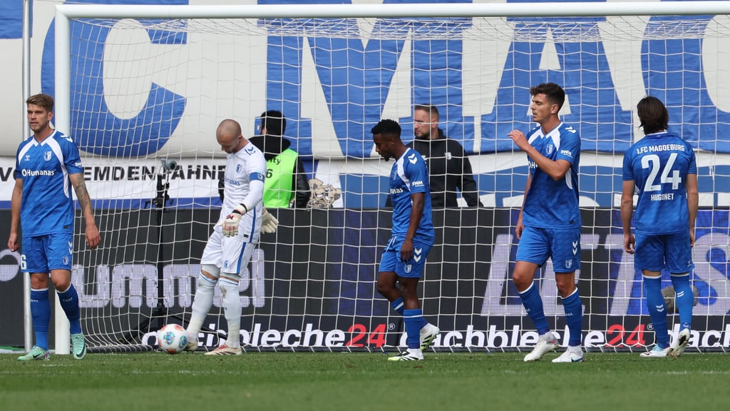 Ein Bild, das Bände spricht: Der 1. FC Magdeburg könnte derzeit kaum niedergeschlagener sein.