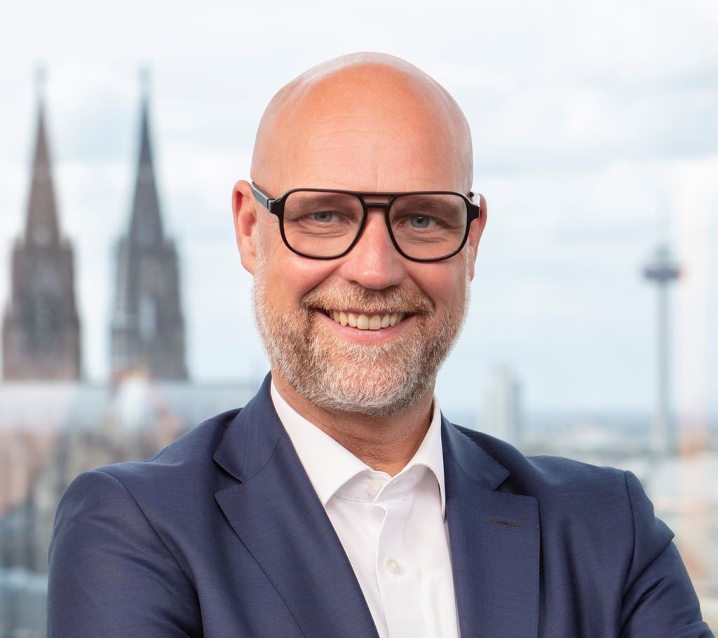 Volker Görzel ist Fachanwalt für Arbeitsrecht und Mitglied im Verein deutscher Arbeitsrechtsanwälte.