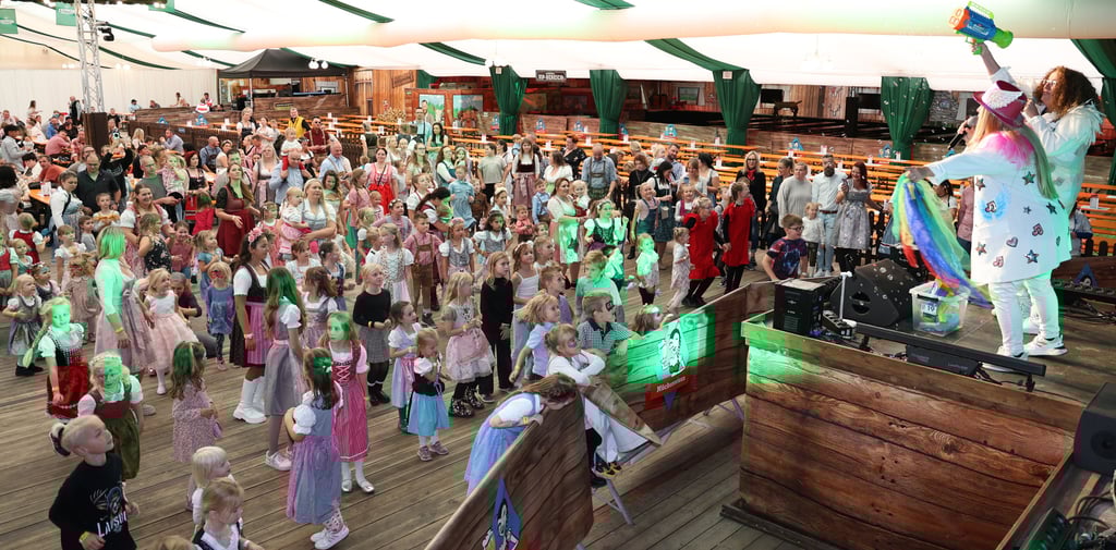 Familientag beim Oktoberfest der Mückenwiesn 2025 in Magdeburg am 5. Oktober.