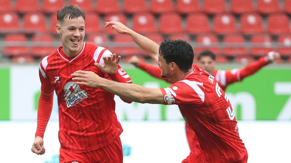 Julien Damelang (l.) erzielte gegen Meuselwitz das Tor des Tages.