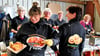 Das Kartoffelpuffer-Team von Garz hatte wieder gut zu tun. Für Puffer und Suppe wurden 275 Kilogramm Kartoffeln geschält. 