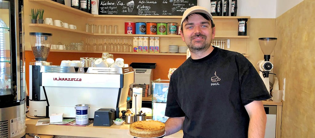 Paul Sommerfeld mit einem „Cheesecake“, ebenfalls neu im Angebot