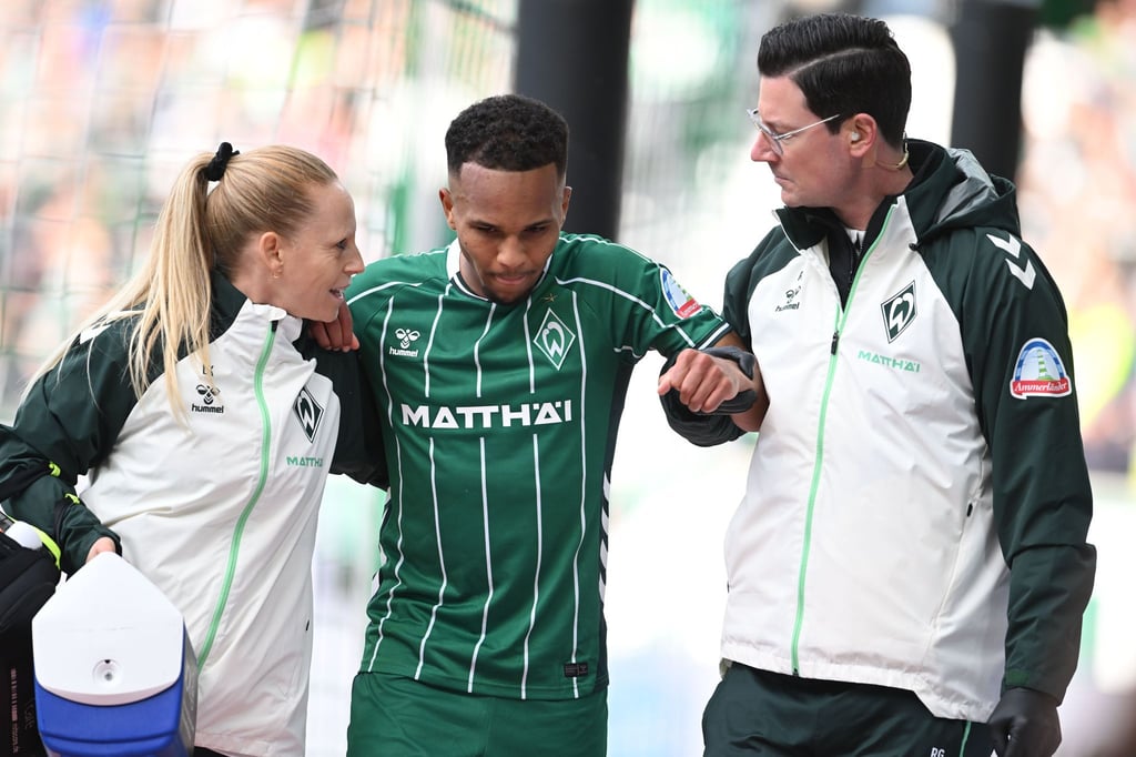 Felix Agu hat sich bei Bremens Sieg gegen St. Pauli am Knöchel verletzt.