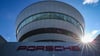 Nach einer umstrittenen Gehaltskürzung hat der Betriebsratschef von Porsche Leipzig erneut Recht bekommen (Archivbild)