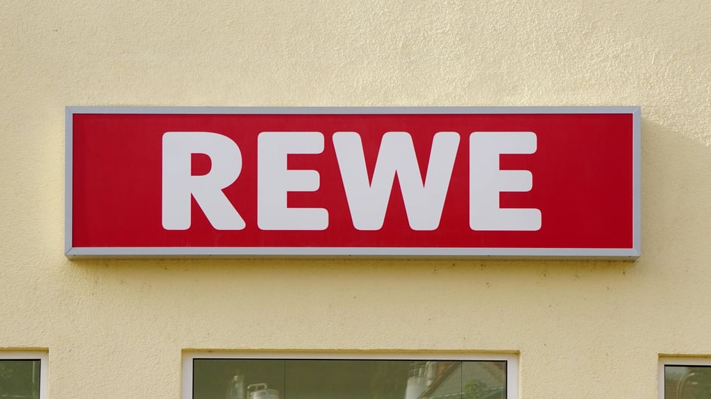 Der Handelskonzern Rewe plant die Eröffnung einer Filiale in Salzwedel. Doch der Eröffnungtermin verschiebt sich nach hinten.