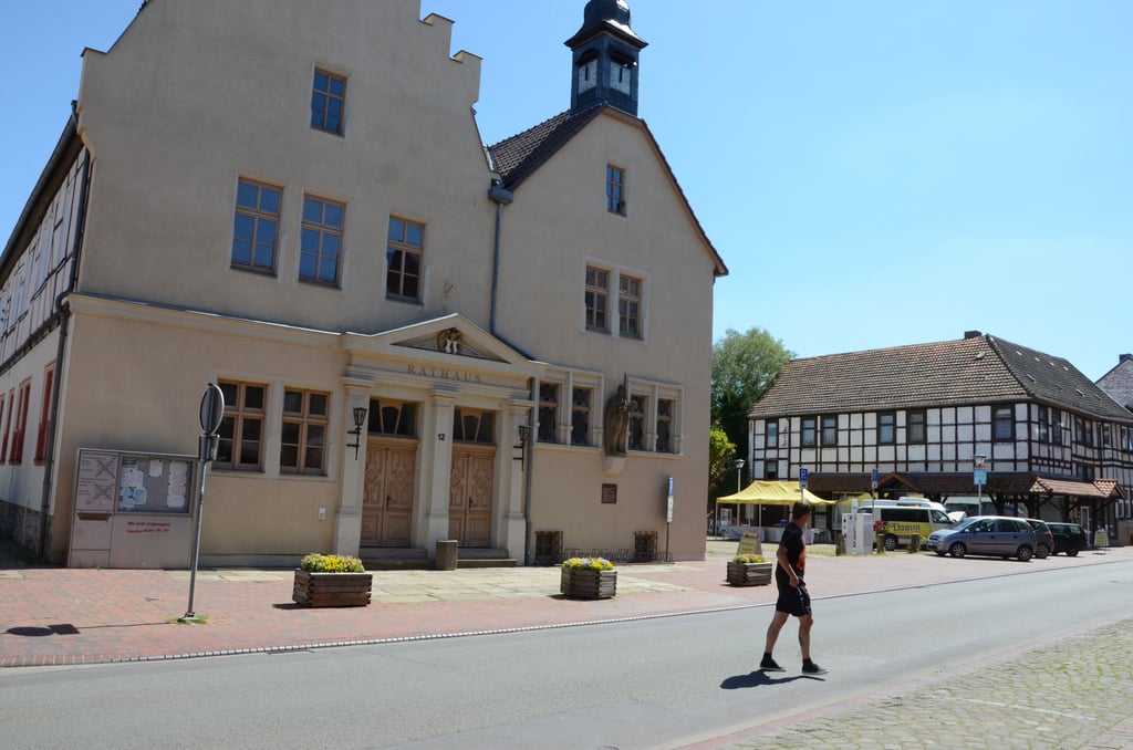 Das Oebisfelder Rathaus soll saniert und modernisiert werden. Der Denkmalschutz signallisiert, dass das Vorhaben grundsätzlich genehmigungsfähig ist.