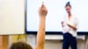 Was sollen Lehrerinnen und Lehrer bei der politischen Bildung dürfen? (Archivbild)