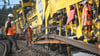 Riesige Gleisbaumaschine: Die RU 800 tauscht vollautomatisch Schwellen und Schienen aus.
