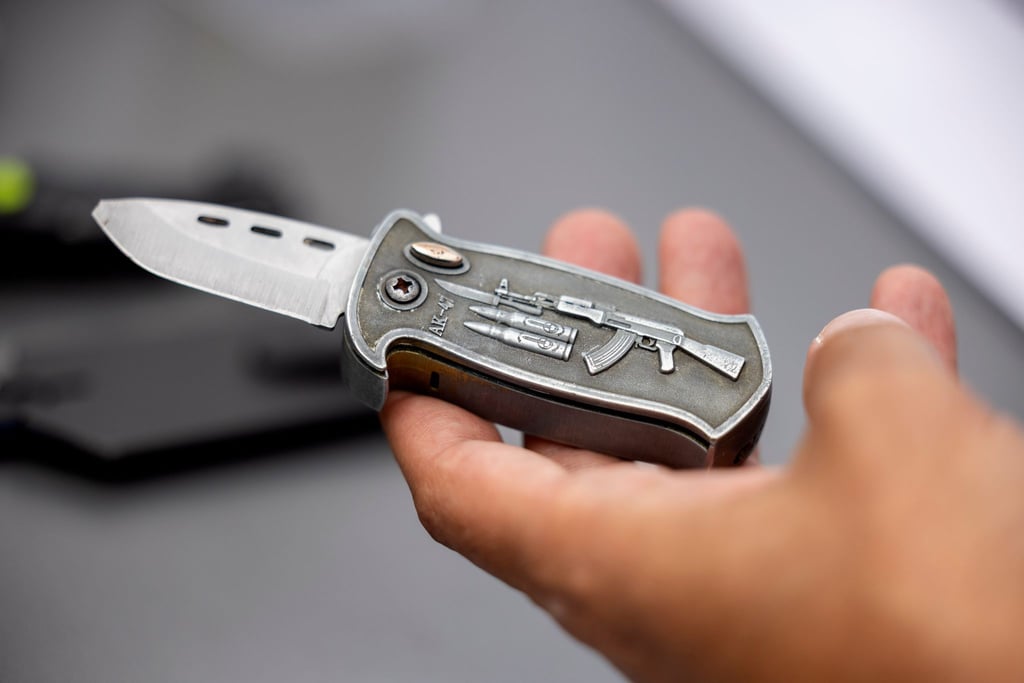 Gefährliche Springmesser: Bürger konnten die illegalen Messer bis zum 1. Oktober straffrei abgeben. (Symbolbild)