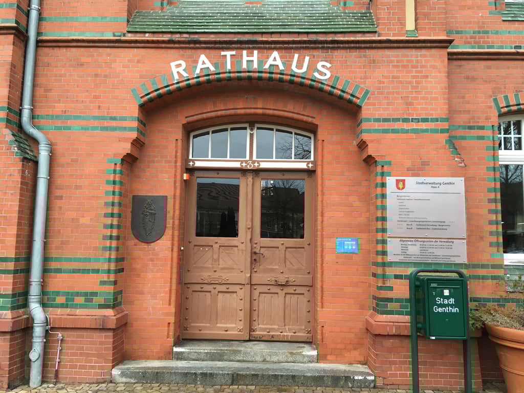 Im Rathaussaal werden Entscheidungen für die Einheitsgemeinde getroffen.