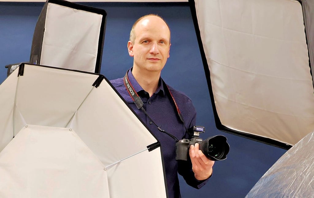 Der hallesche Fotograf Steve Gottstein erhält für seine Halloren-Serie ein internationales Zertifikat.