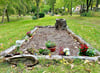 Oberhalb des Gletschergartens auf Friedhof III sind naturnahe Bestattungen auf einer Wiese möglich.