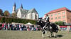 Szene vom Kaiser-Otto-Fest 2025 in Magdeburg rund um den Magdeburger Dom und das Kloster.