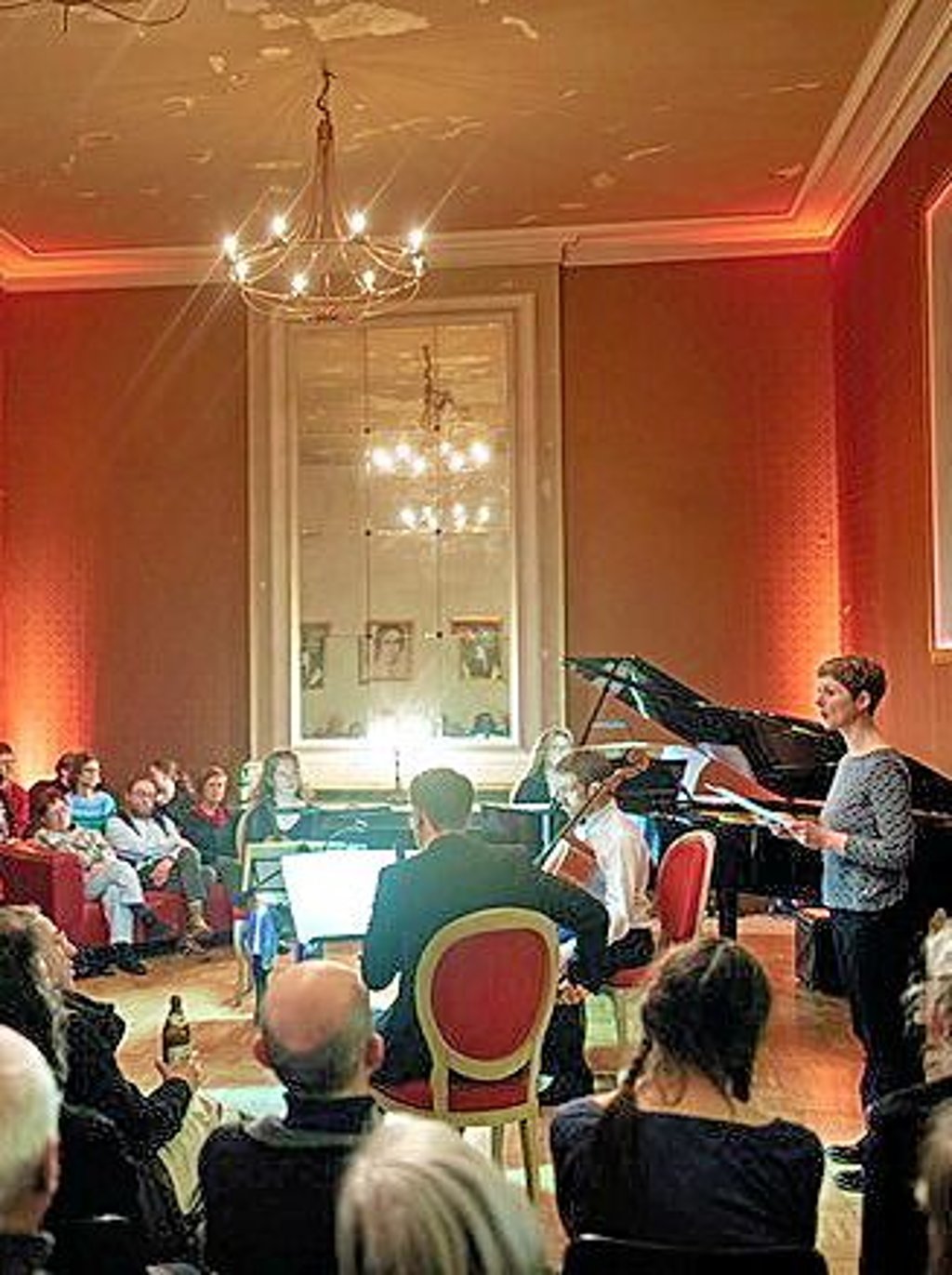 So sieht ein Konzert im Puschkinhaus Halle aus.