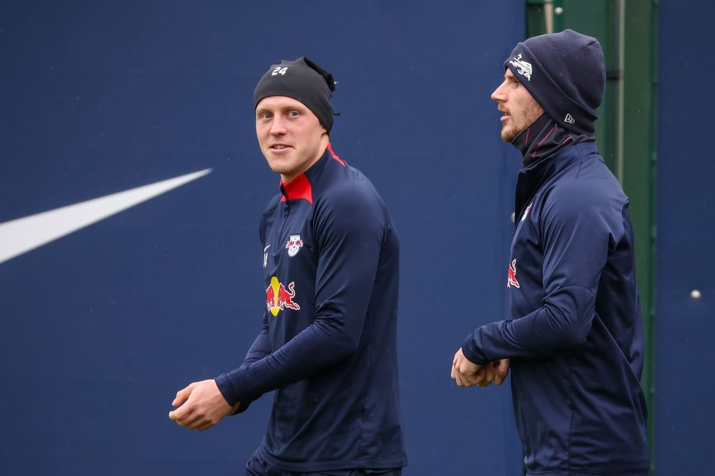 Xaver Schlager (l) und Timo Werner sind mit Kevin Kampl zurück im Mannschaftstraining von RB Leipzig.(Archivbild)