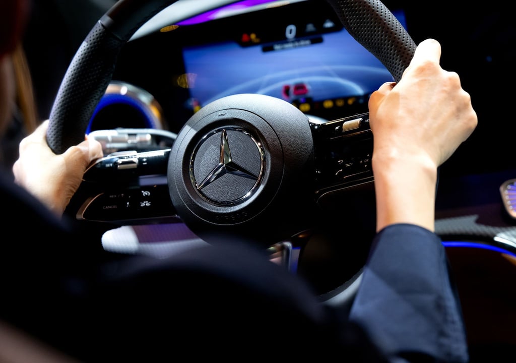 Mercedes-Benz hat erneut weniger Fahrzeuge verkauft. (Archivbild)