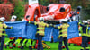 Mit einem Rettungshubschrauber wird die schwer verletzte Iris Stalzer ins Krankenhaus geflogen.