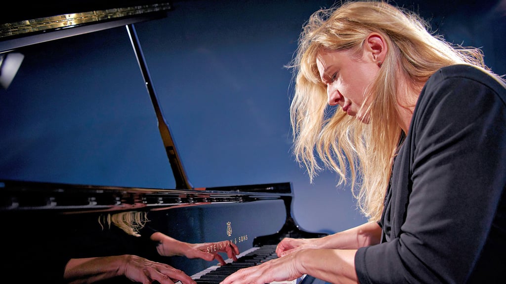 Von Sachsen-Anhalt in die Schweiz und immer wieder gern zurück: Ragna Schirmer ist eine Konzertpianistin und erfolgreiche Klavierpädagogin.