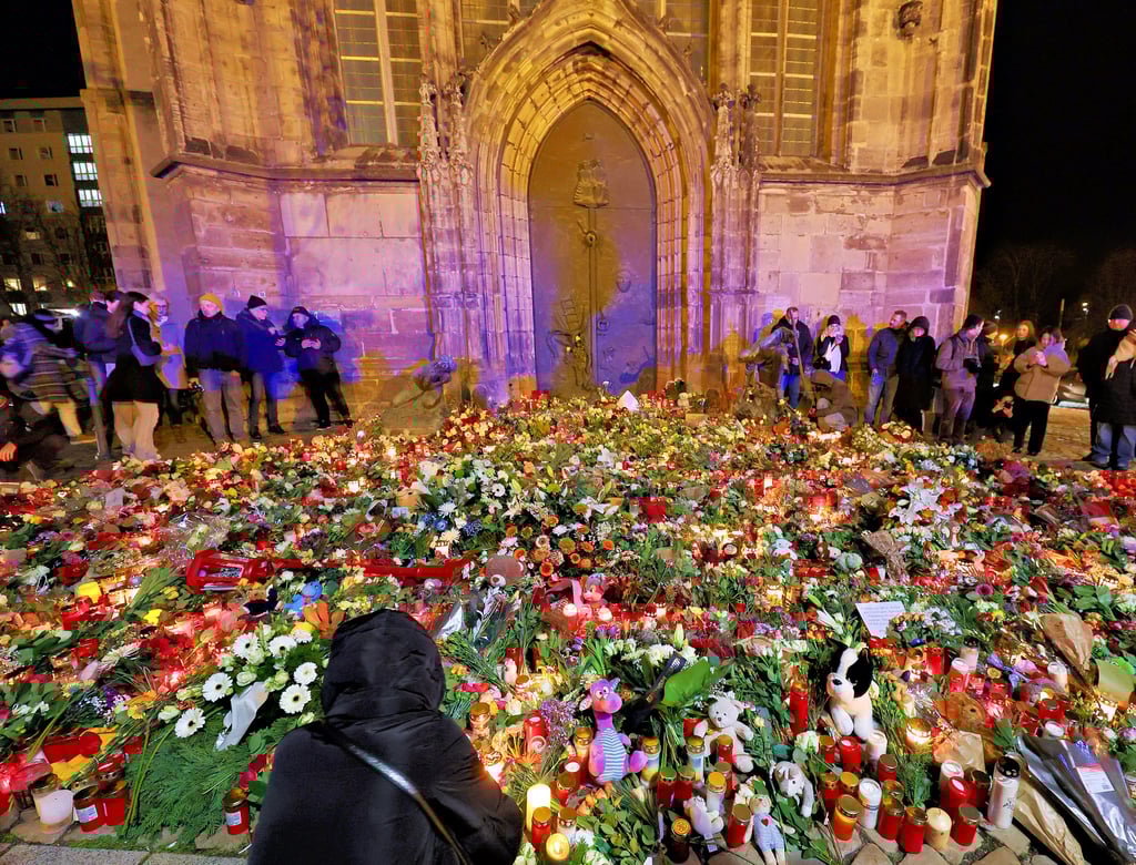 Das Mitgefühl nach dem Anschlag an der Magdeburger Johanniskirche war enorm. Während inzwischen wieder „Normalität“ in den Alltag der Stadt eingekehrt ist, müssen viele Betroffene und Helfer noch immer die Erlebnisse vom 20. Dezember 2024 für sich aufarbeiten.